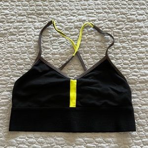 Alo yoga small black sports bra